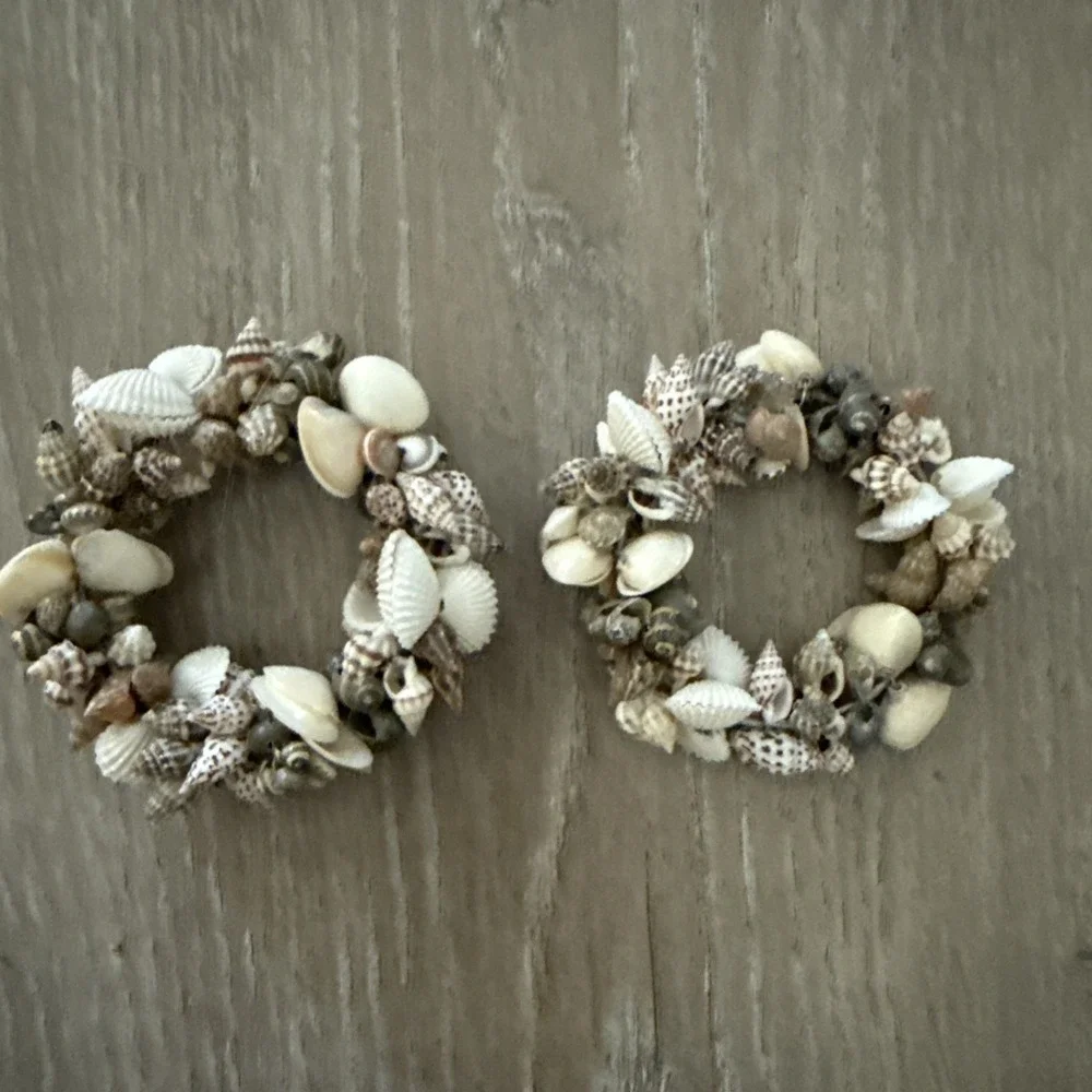 Set‎ of 2 Seashell Napkin Rings Miniature Shells Muted Grays/Browns Beach Decor